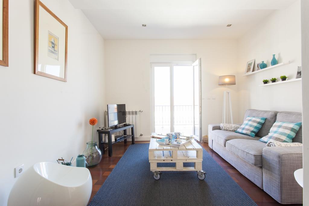 Joivy Joyful 2Br Apt With Terrace Nearby Sao Bento Palace Lisboa Oda fotoğraf