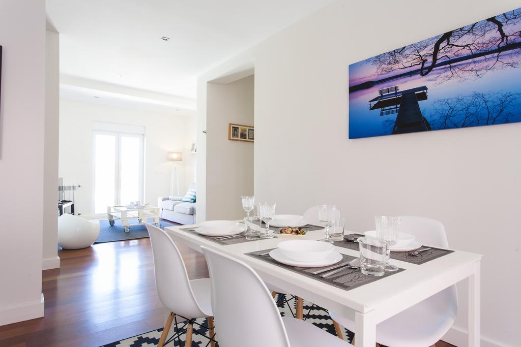 Joivy Joyful 2Br Apt With Terrace Nearby Sao Bento Palace Lisboa Oda fotoğraf