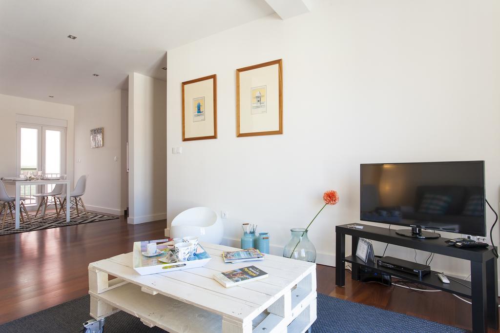 Joivy Joyful 2Br Apt With Terrace Nearby Sao Bento Palace Lisboa Oda fotoğraf