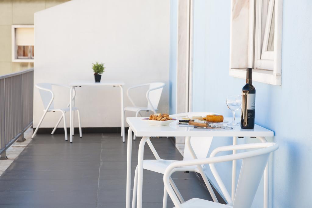 Joivy Joyful 2Br Apt With Terrace Nearby Sao Bento Palace Lisboa Oda fotoğraf