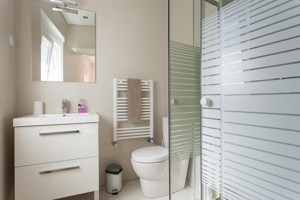 Joivy Joyful 2Br Apt With Terrace Nearby Sao Bento Palace Lisboa Dış mekan fotoğraf